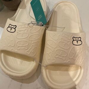 Brand New cream white teddy bear slip on slides slipper slide sandal size 38- 39